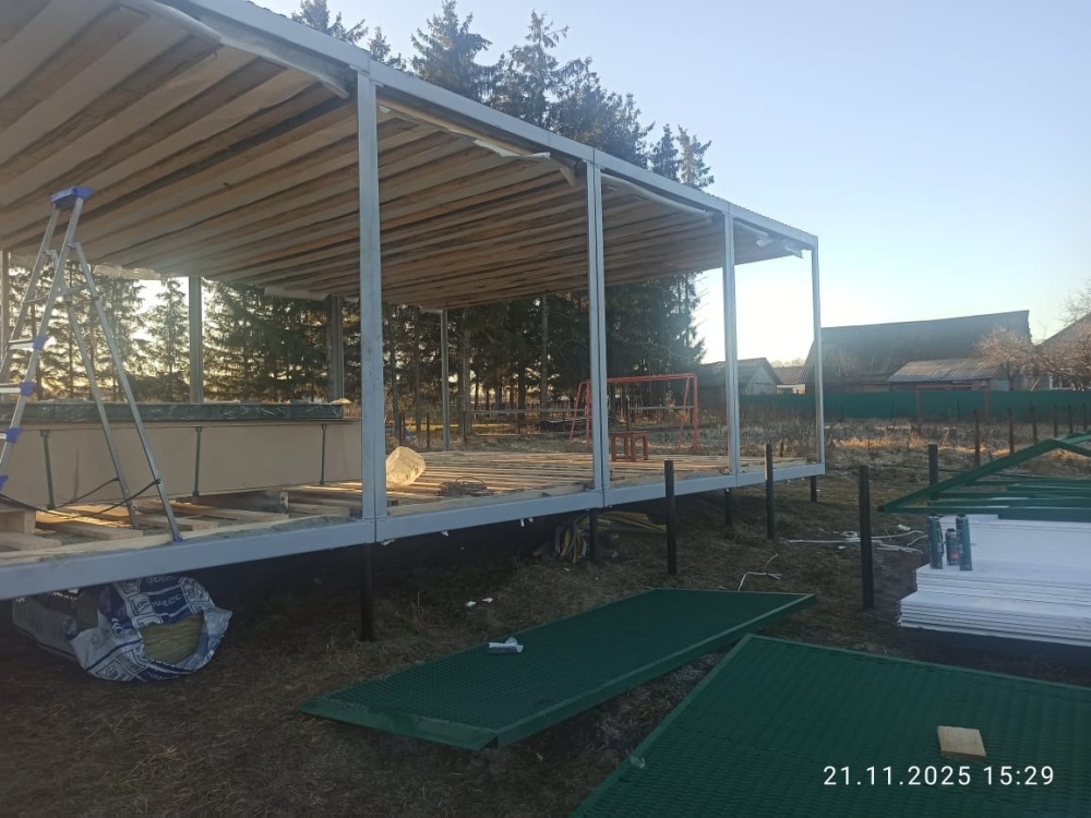 В деревне Баймурзино начался монтаж нового модульного ФАПа