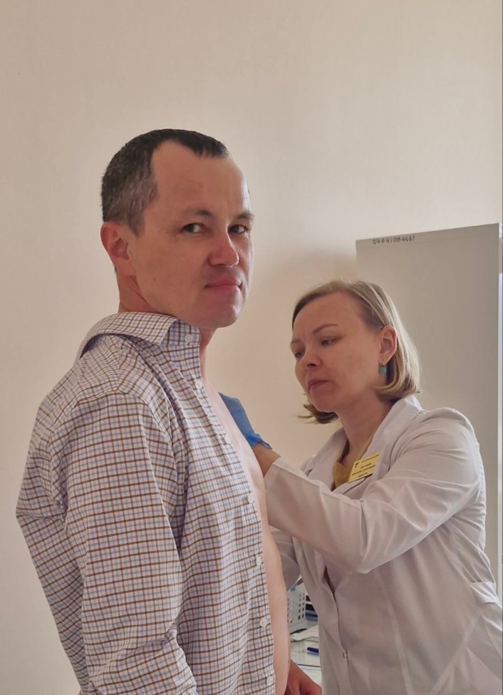 Главный врач прошел ревакцинацию от клещевого энцефалита